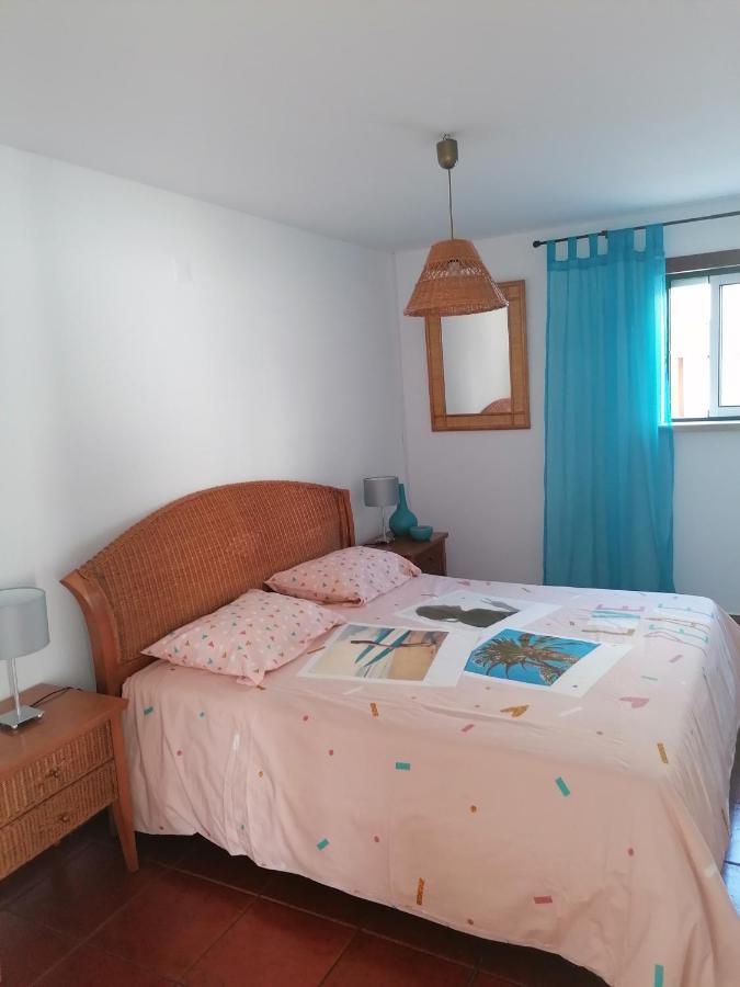 Casinha Res Do Chao Na Nazare Com Quintal E Barbecue Villa Luaran gambar